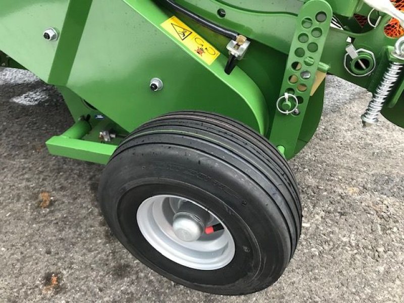 Rundballenpresse des Typs Krone Rundballenpresse Comprima F155XC, Neumaschine in Tamsweg (Bild 16)