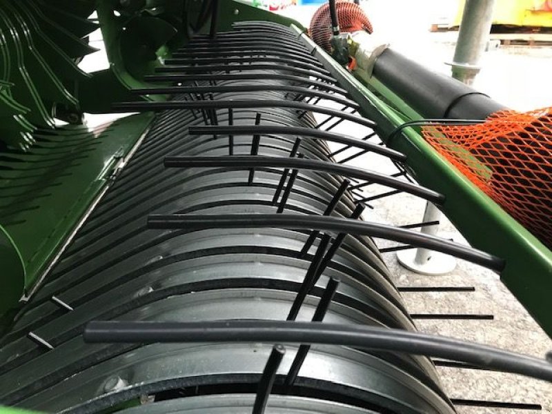 Rundballenpresse des Typs Krone Rundballenpresse Comprima F155XC, Neumaschine in Tamsweg (Bild 15)