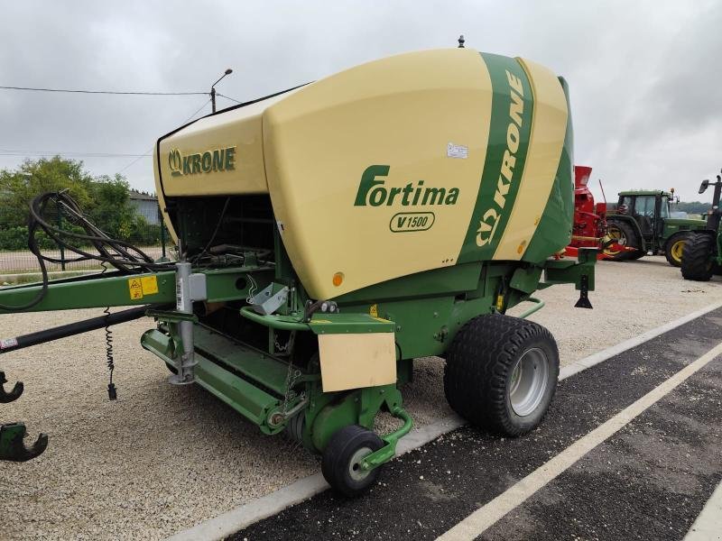 Rundballenpresse типа Krone V 1500, Gebrauchtmaschine в MONTIGNY LE ROI (Фотография 2)