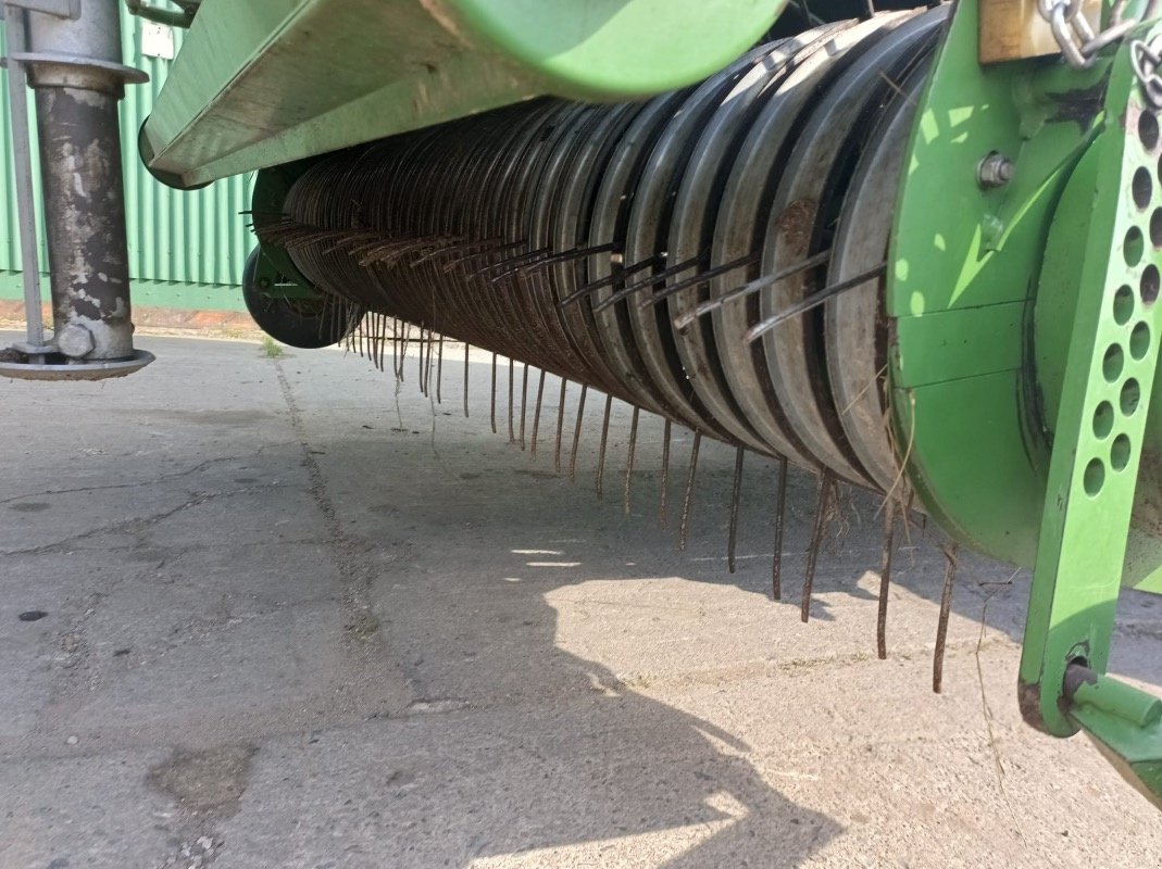 Rundballenpresse del tipo Krone V 180 XC Comprima, Gebrauchtmaschine In Liebenwalde (Immagine 13)