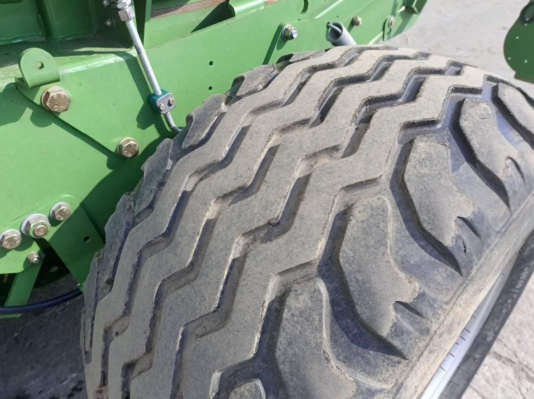 Rundballenpresse del tipo Krone V 180 XC Comprima, Gebrauchtmaschine In Liebenwalde (Immagine 14)