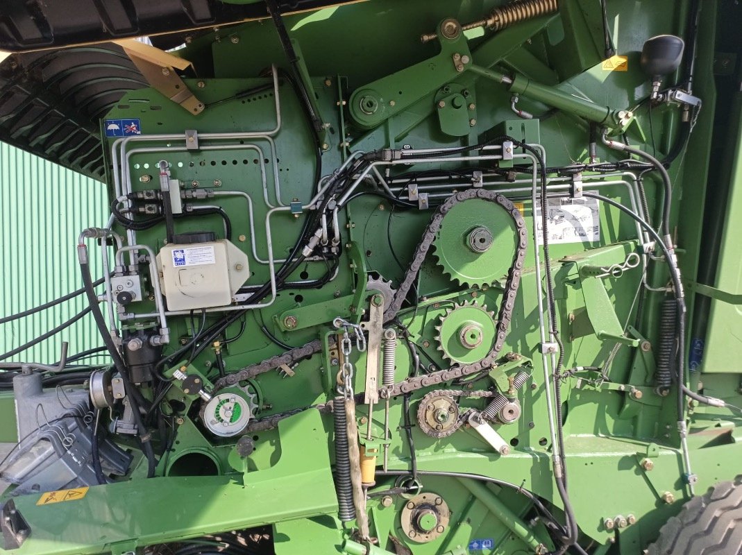 Rundballenpresse del tipo Krone V 180 XC Comprima, Gebrauchtmaschine In Liebenwalde (Immagine 18)