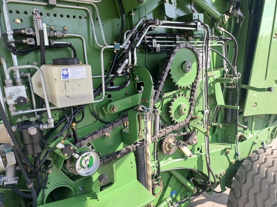 Rundballenpresse del tipo Krone V 180 XC Comprima, Gebrauchtmaschine In Liebenwalde (Immagine 19)
