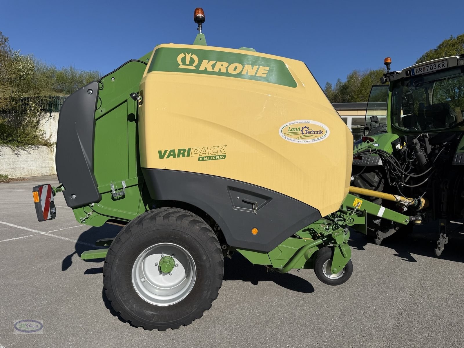 Rundballenpresse des Typs Krone Vari Pack 165 XC Plus, Neumaschine in Münzkirchen (Bild 8)