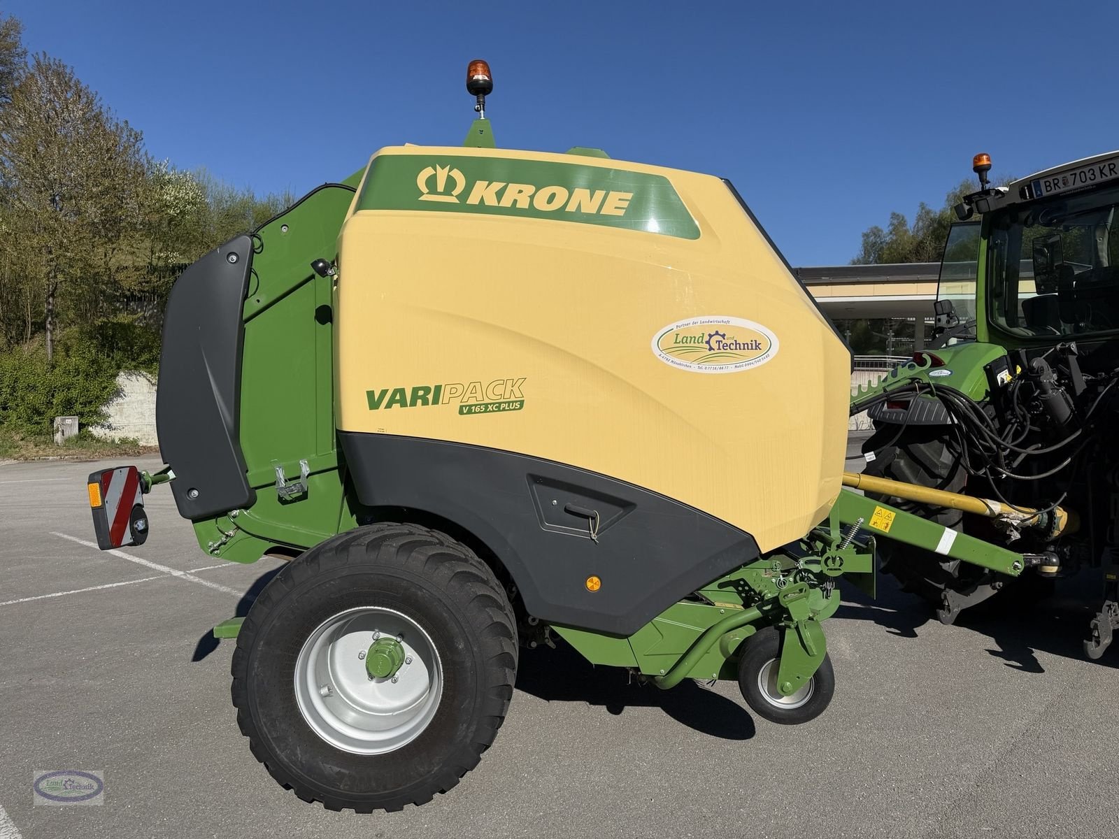Rundballenpresse des Typs Krone Vari Pack 165 XC Plus, Neumaschine in Münzkirchen (Bild 13)