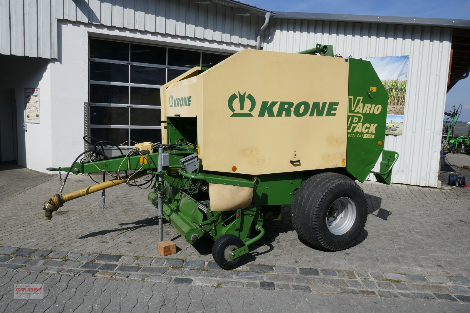Rundballenpresse des Typs Krone Vario Pack 1500 MC, Gebrauchtmaschine in Dorfen (Bild 1)