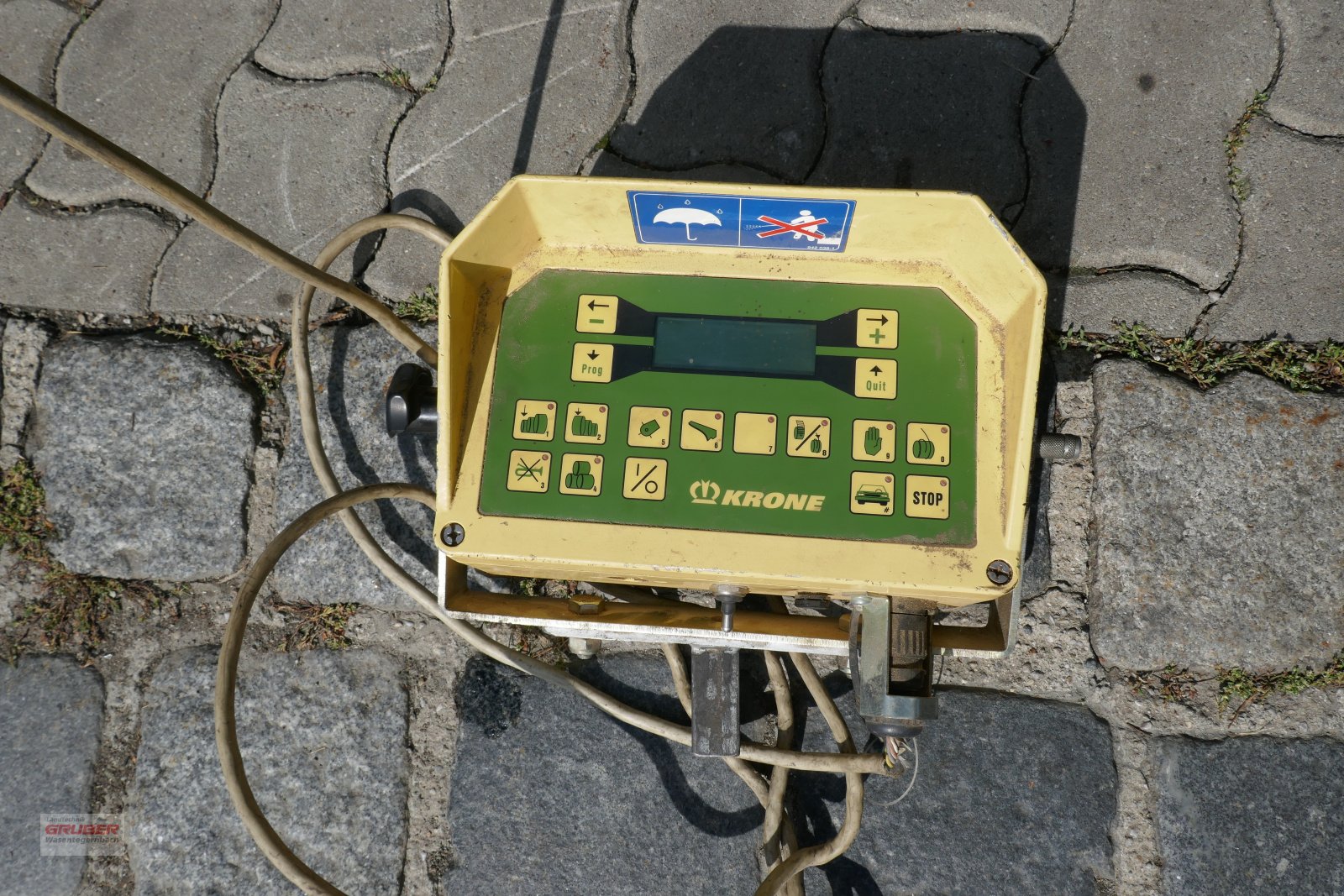 Rundballenpresse des Typs Krone Vario Pack 1500 MC, Gebrauchtmaschine in Dorfen (Bild 9)