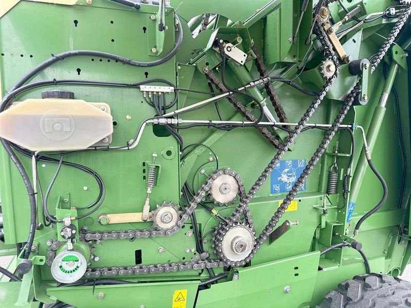 Rundballenpresse des Typs Krone Vario Pack 1500 Multi Cut Rundballenpresse, Gebrauchtmaschine in St. Marienkirchen (Bild 9)