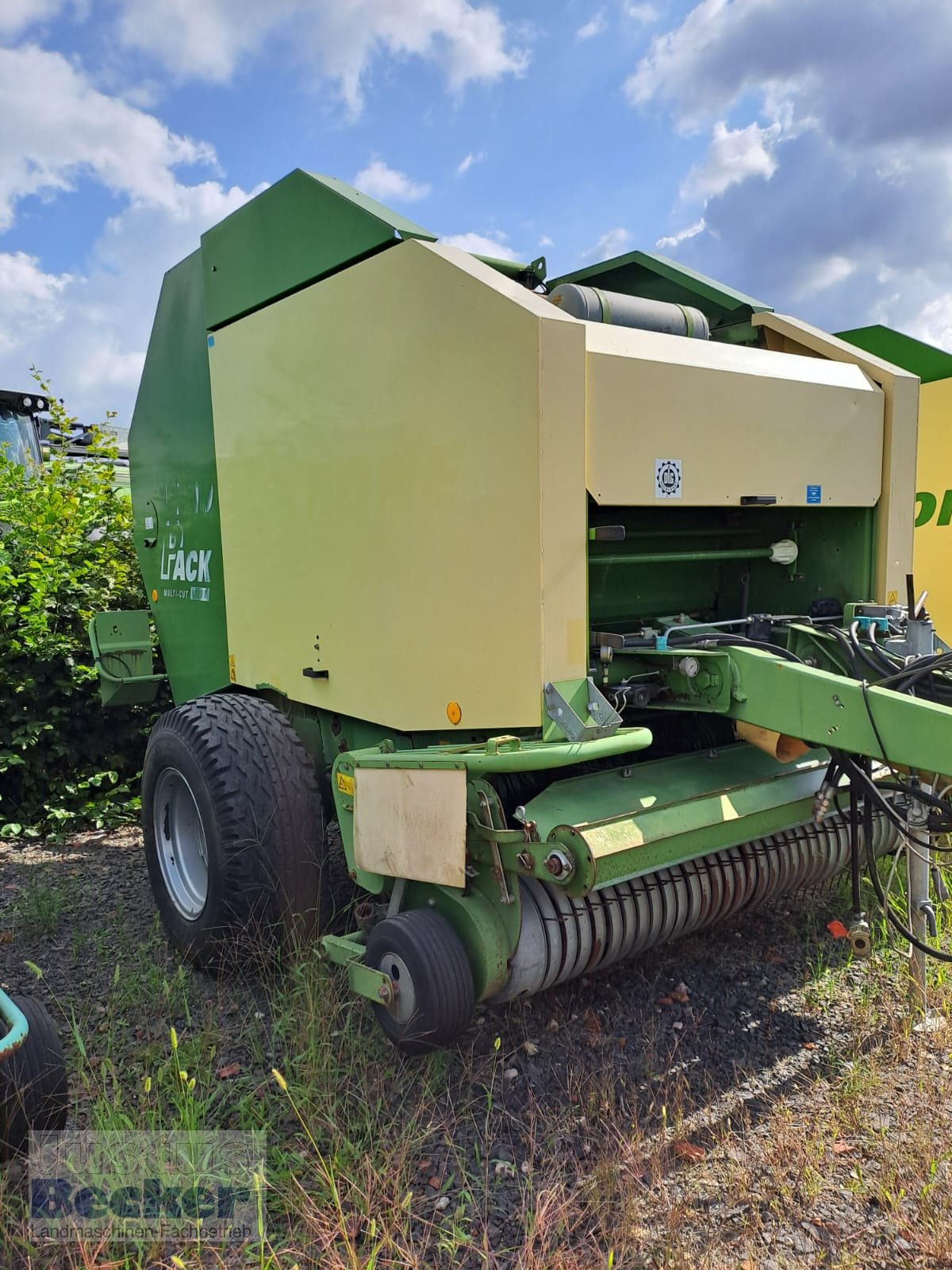 Rundballenpresse des Typs Krone Vario Pack 1800 MC, Gebrauchtmaschine in Weimar-Niederwalgern (Bild 1)