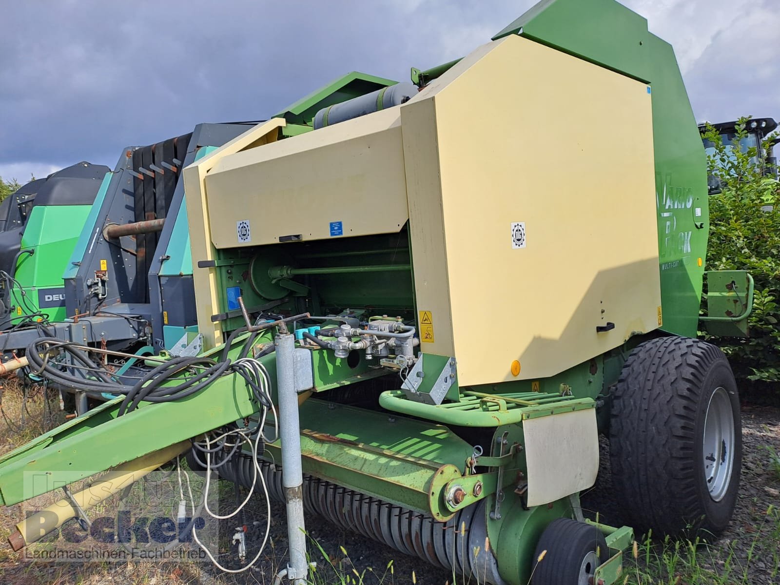 Rundballenpresse des Typs Krone Vario Pack 1800 MC, Gebrauchtmaschine in Weimar-Niederwalgern (Bild 2)