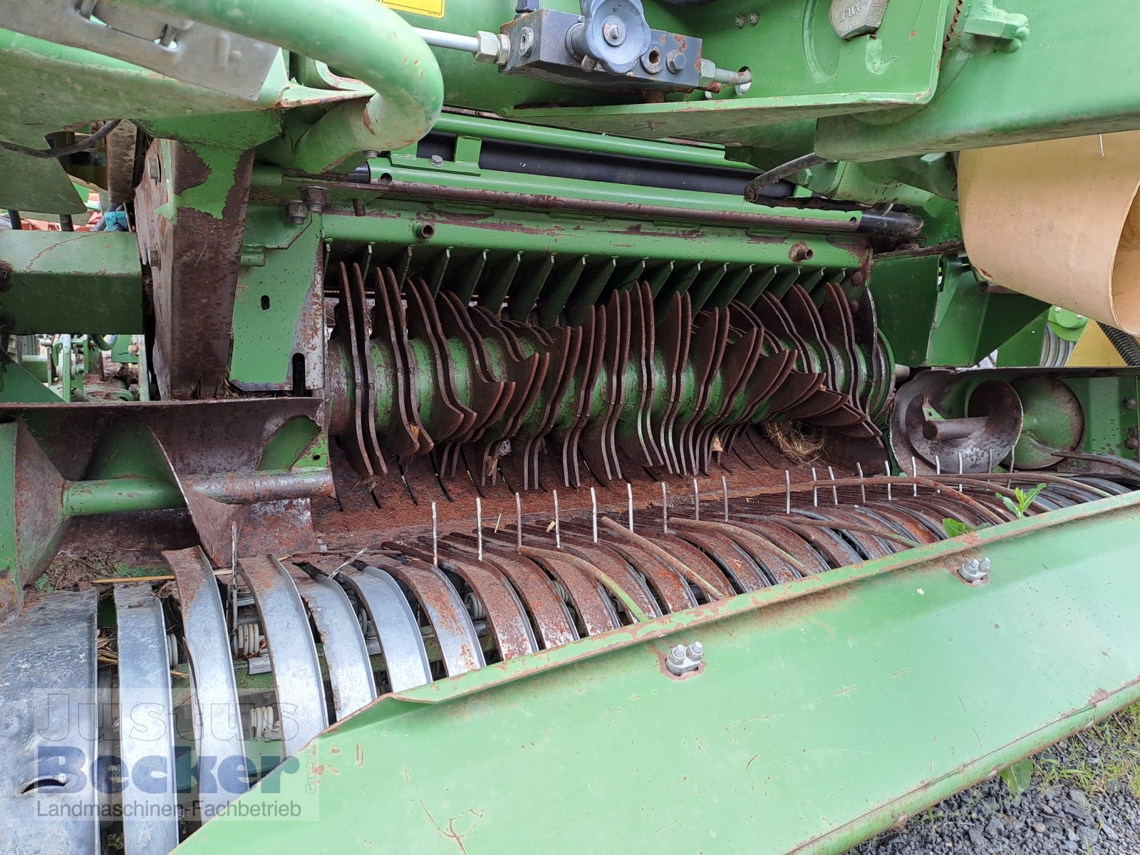 Rundballenpresse des Typs Krone Vario Pack 1800, Gebrauchtmaschine in Weimar-Niederwalgern (Bild 3)