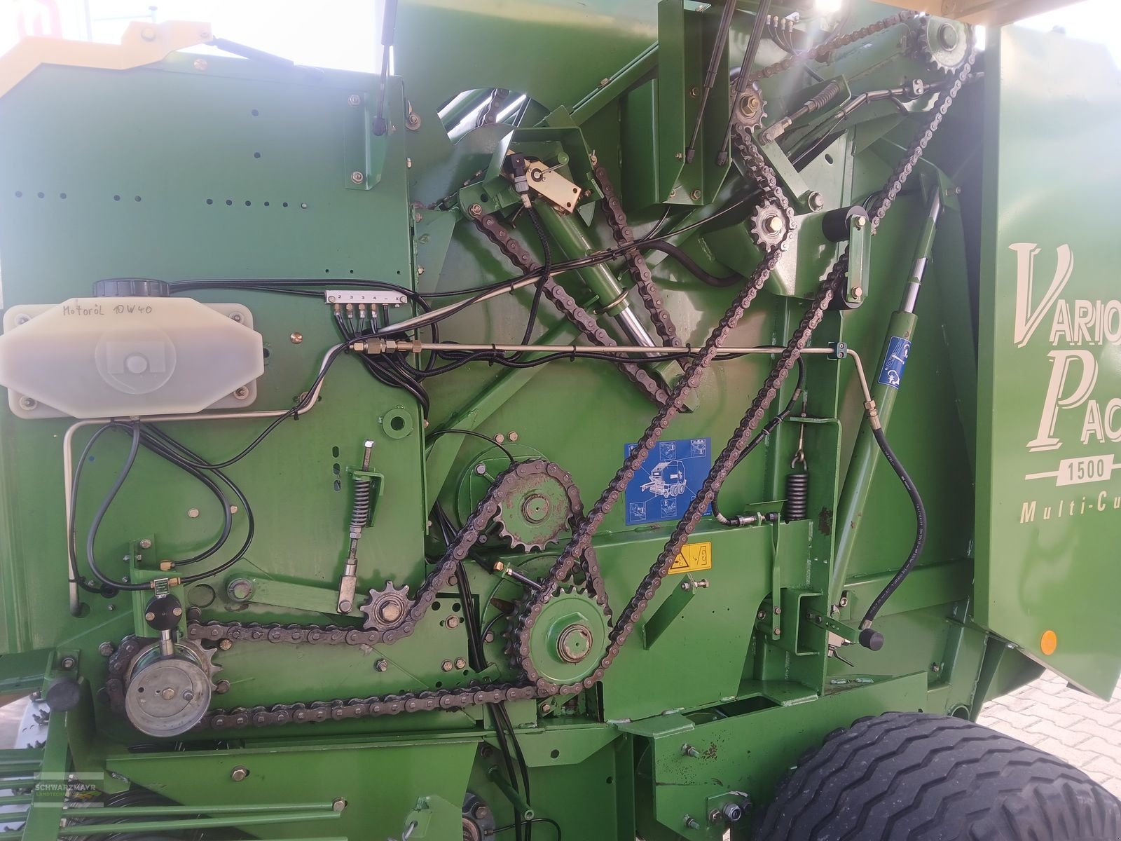 Rundballenpresse des Typs Krone VarioPacK 1500 MulitCut ( VP 1500 MC ), Gebrauchtmaschine in Aurolzmünster (Bild 10)