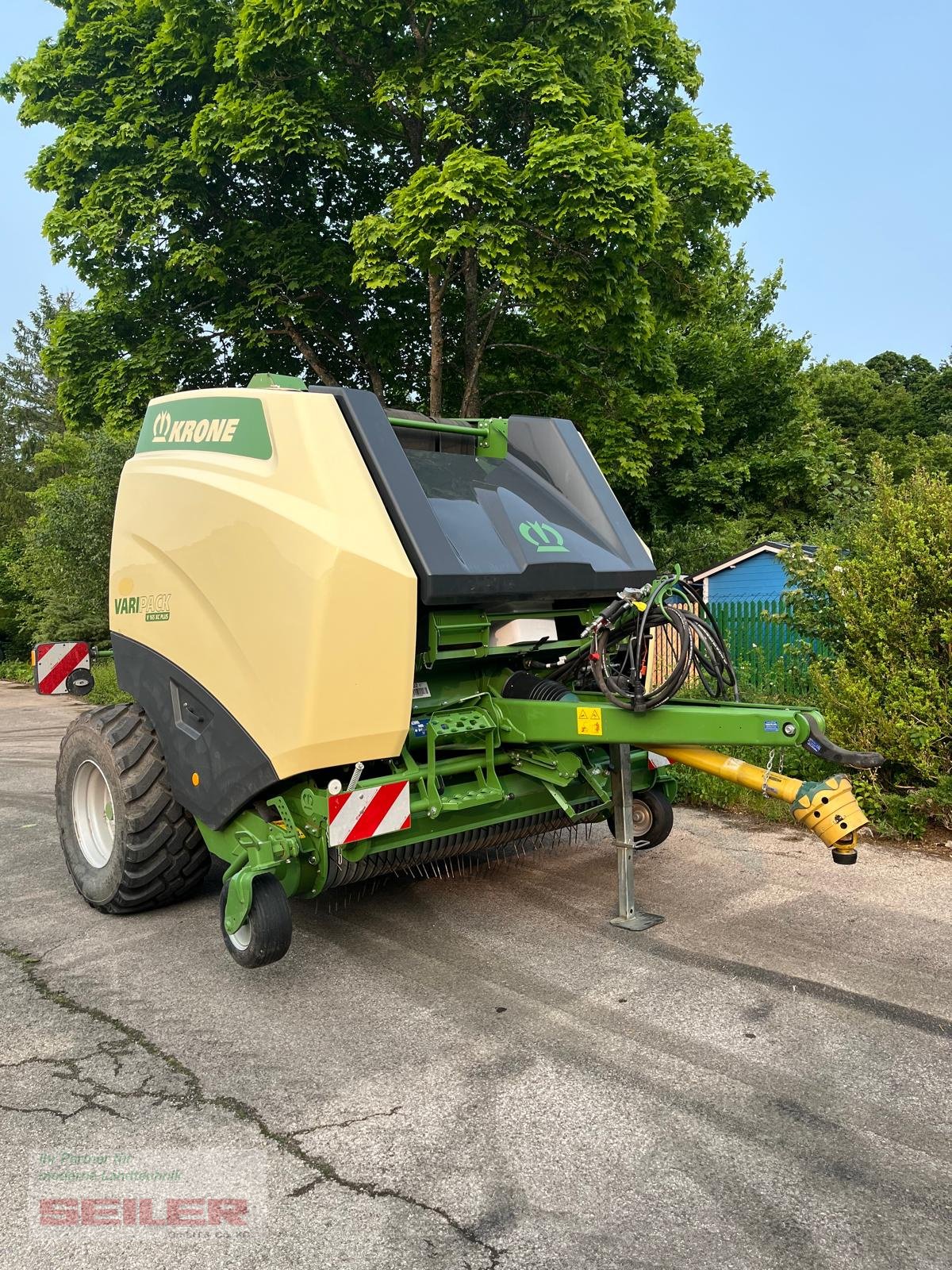 Rundballenpresse des Typs Krone VariPack V 165 XC Plus, Gebrauchtmaschine in Ansbach (Bild 1)