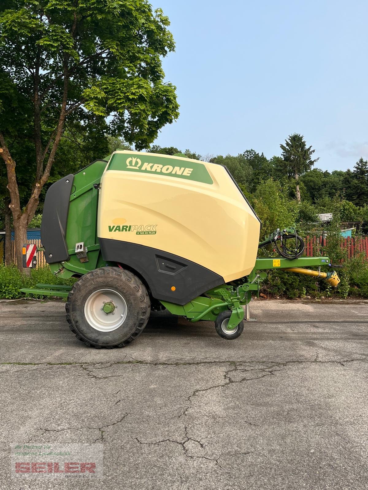 Rundballenpresse des Typs Krone VariPack V 165 XC Plus, Gebrauchtmaschine in Ansbach (Bild 4)