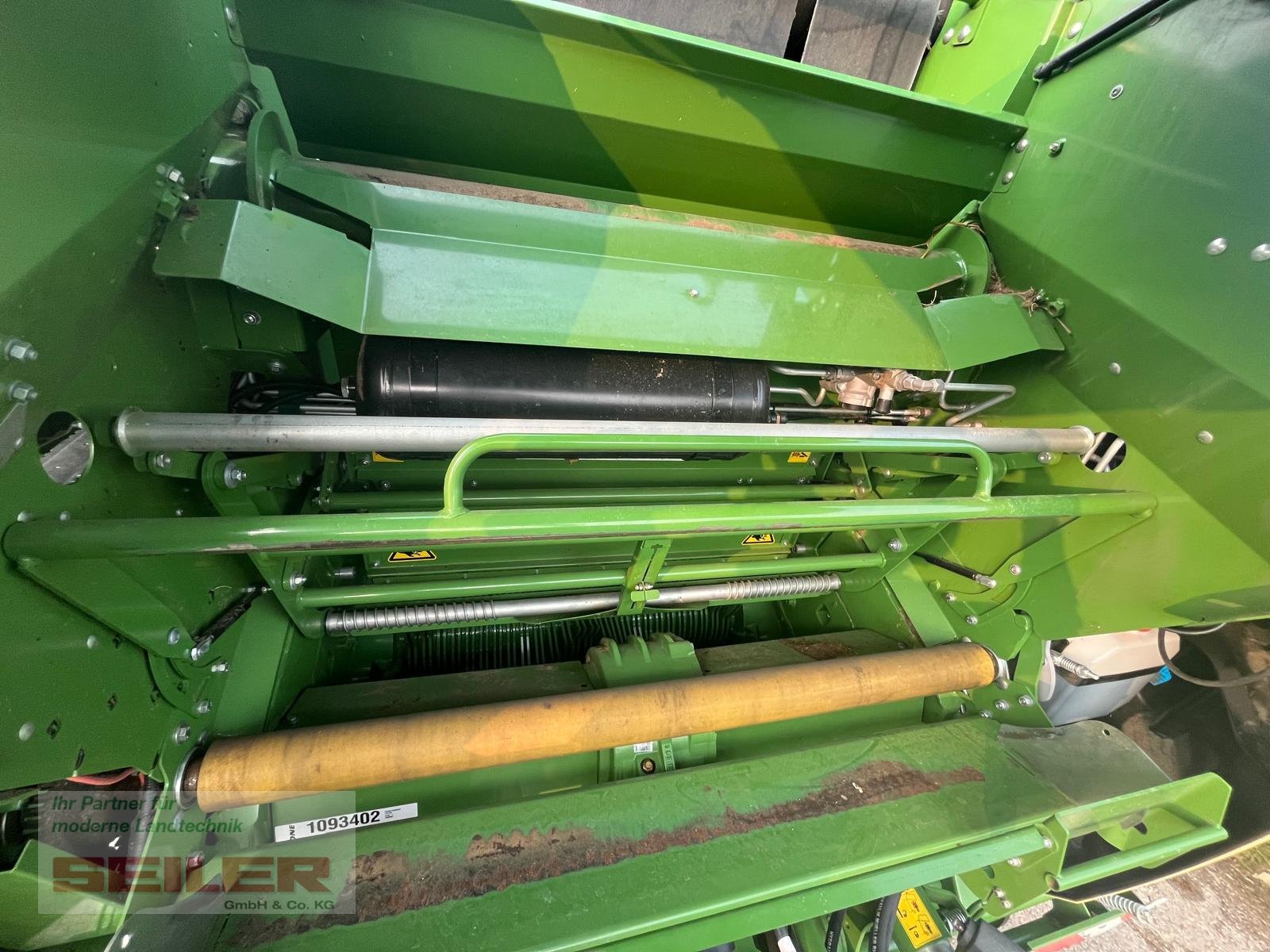 Rundballenpresse des Typs Krone VariPack V 165 XC Plus, Gebrauchtmaschine in Ansbach (Bild 8)