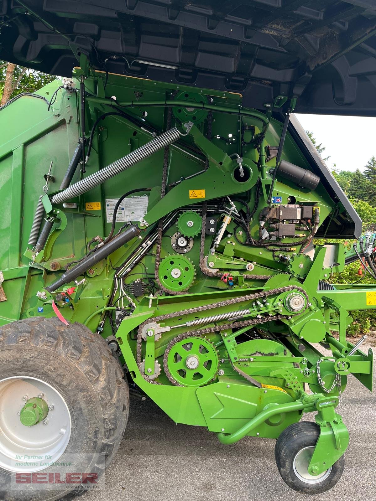 Rundballenpresse des Typs Krone VariPack V 165 XC Plus, Gebrauchtmaschine in Ansbach (Bild 12)