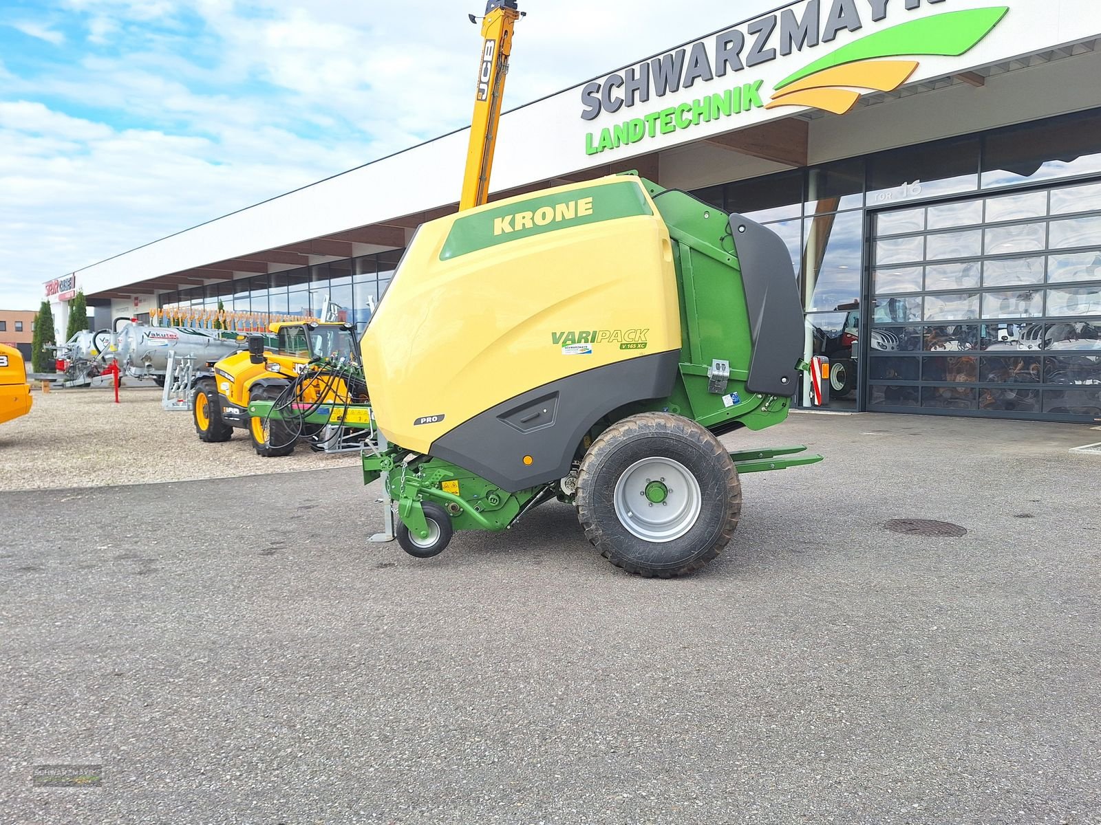 Rundballenpresse del tipo Krone VariPack V 165 XC PRO, Neumaschine en Gampern (Imagen 9)