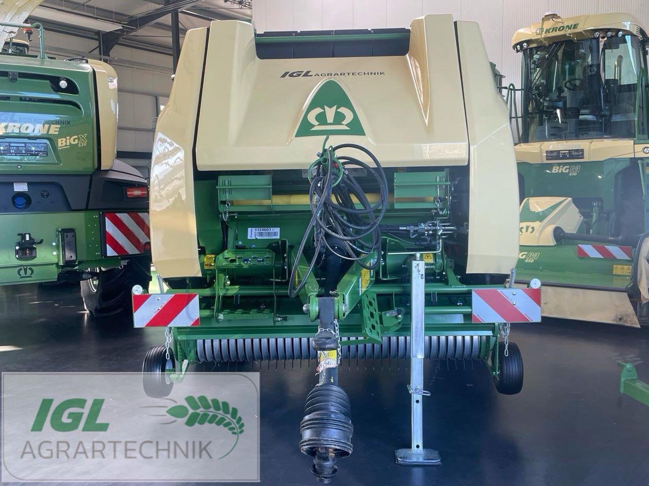 Rundballenpresse des Typs Krone VariPack V 165 XC, Neumaschine in Nabburg (Bild 6)