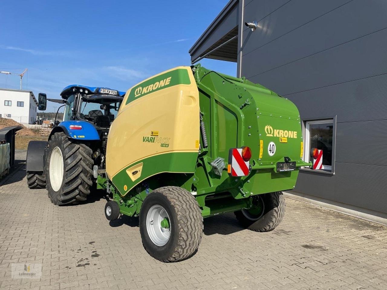 Rundballenpresse des Typs Krone VariPack V 165 XC, Neumaschine in Neuhof - Dorfborn (Bild 3)