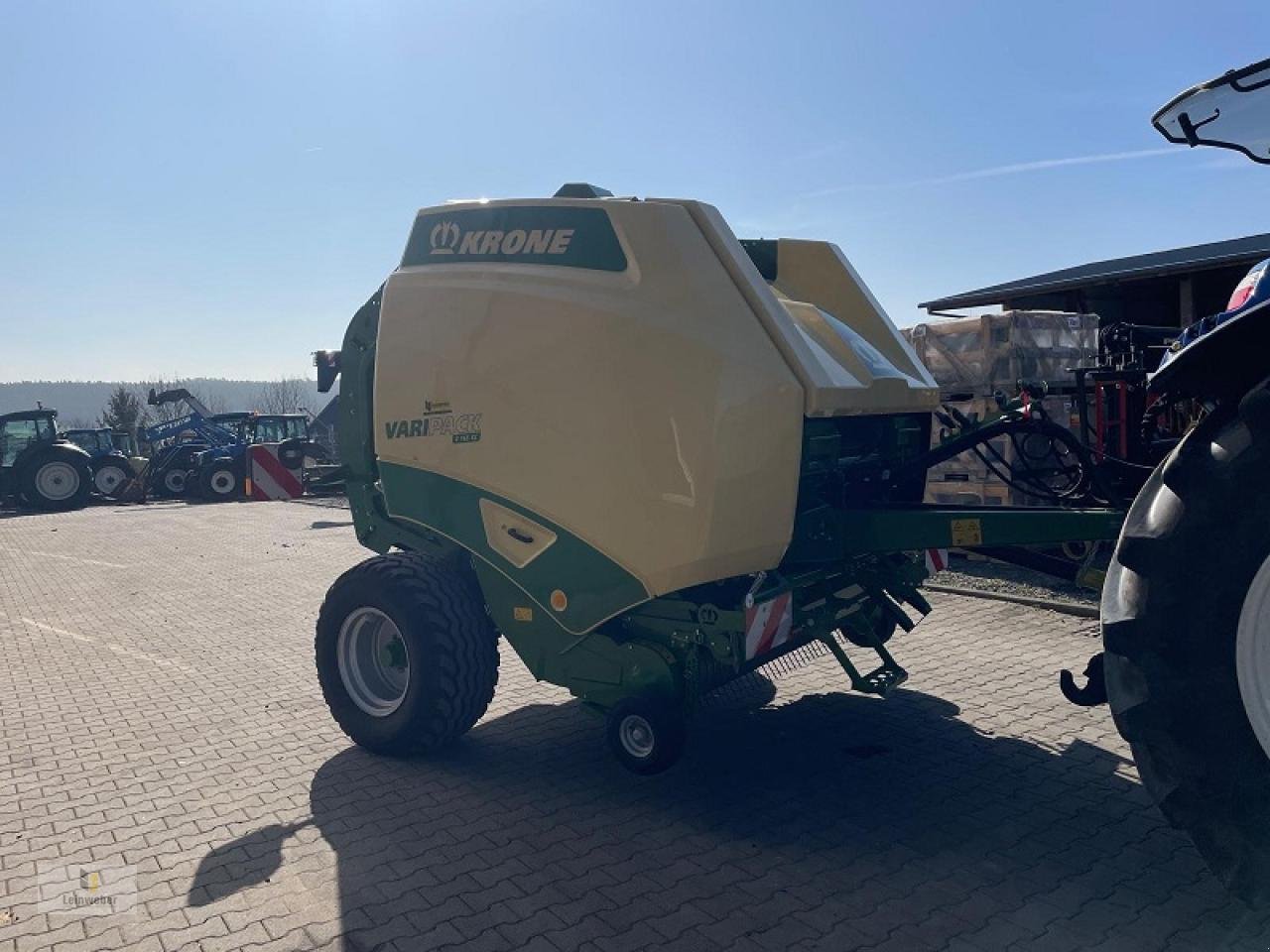 Rundballenpresse des Typs Krone VariPack V 165 XC, Neumaschine in Neuhof - Dorfborn (Bild 7)
