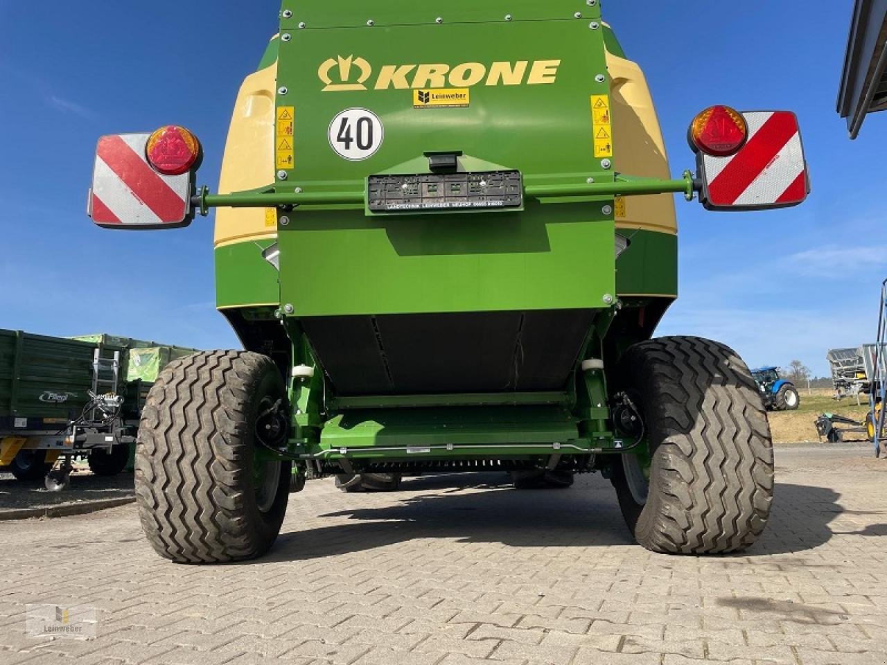 Rundballenpresse des Typs Krone VariPack V 165 XC, Neumaschine in Neuhof - Dorfborn (Bild 9)