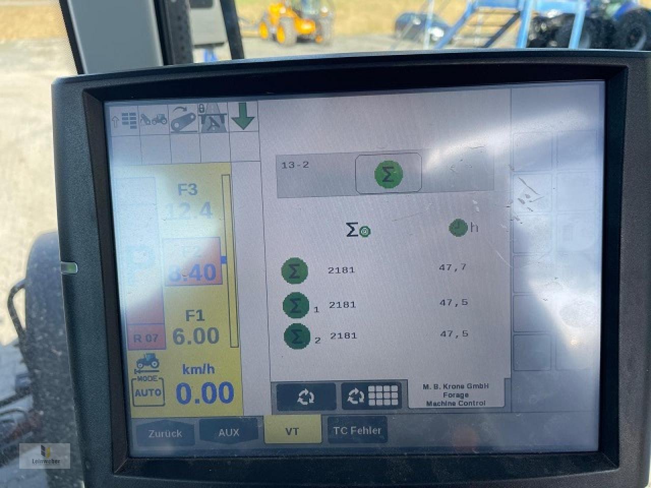 Rundballenpresse des Typs Krone VariPack V 165 XC, Neumaschine in Neuhof - Dorfborn (Bild 10)