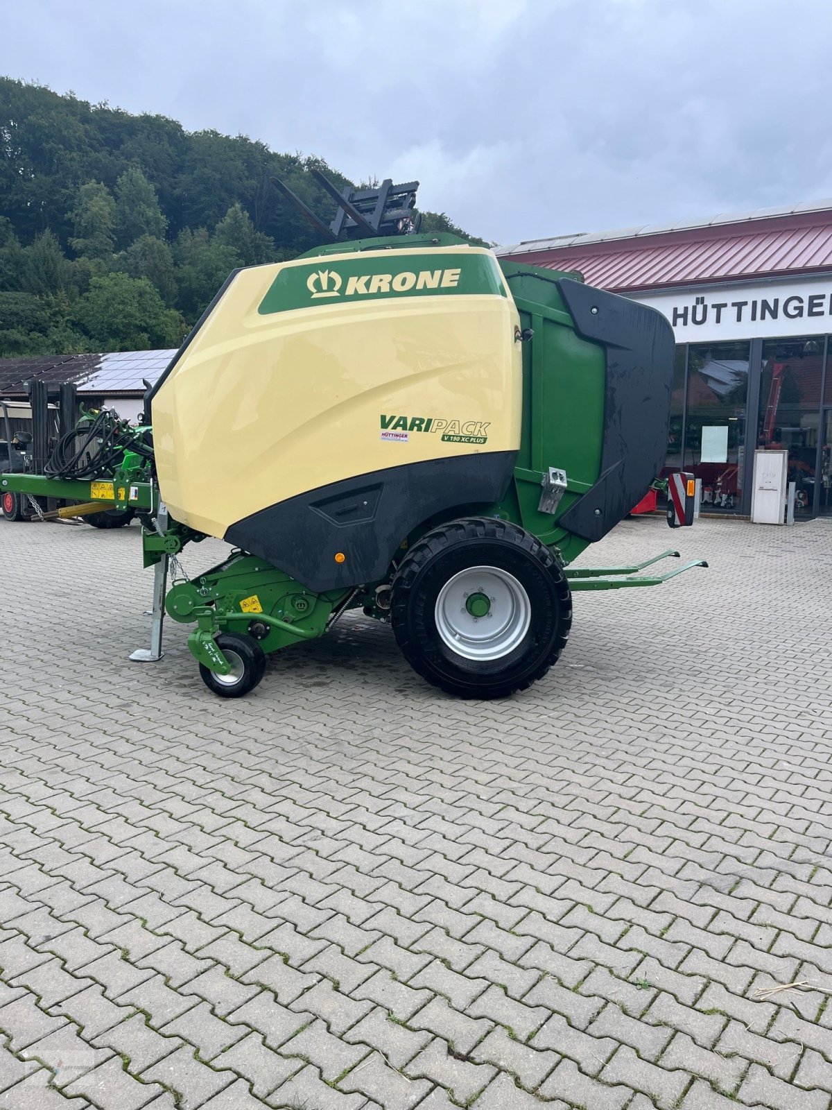 Rundballenpresse des Typs Krone VariPack V 190 XC Plus, Neumaschine in Treuchtlingen (Bild 7)