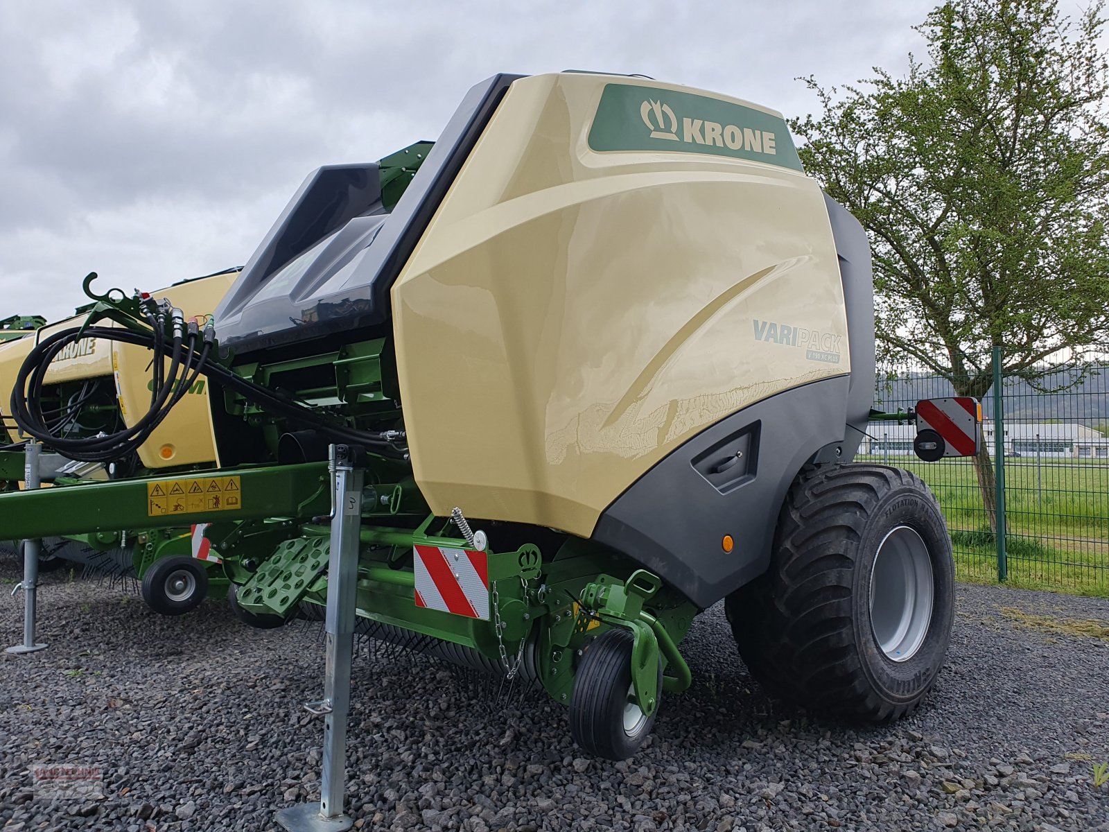 Rundballenpresse des Typs Krone VariPack V 190 XC Plus, Neumaschine in Kirkel-Altstadt (Bild 1)