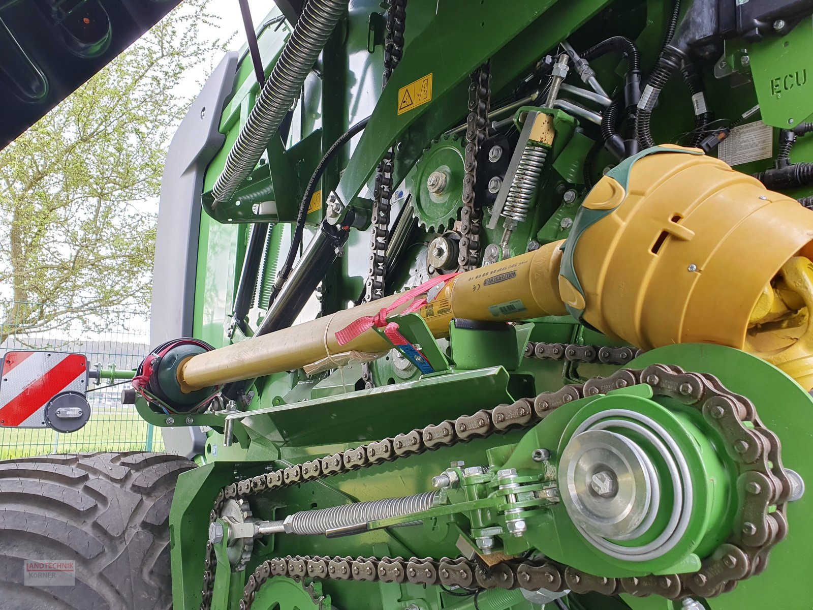 Rundballenpresse des Typs Krone VariPack V 190 XC Plus, Neumaschine in Kirkel-Altstadt (Bild 9)