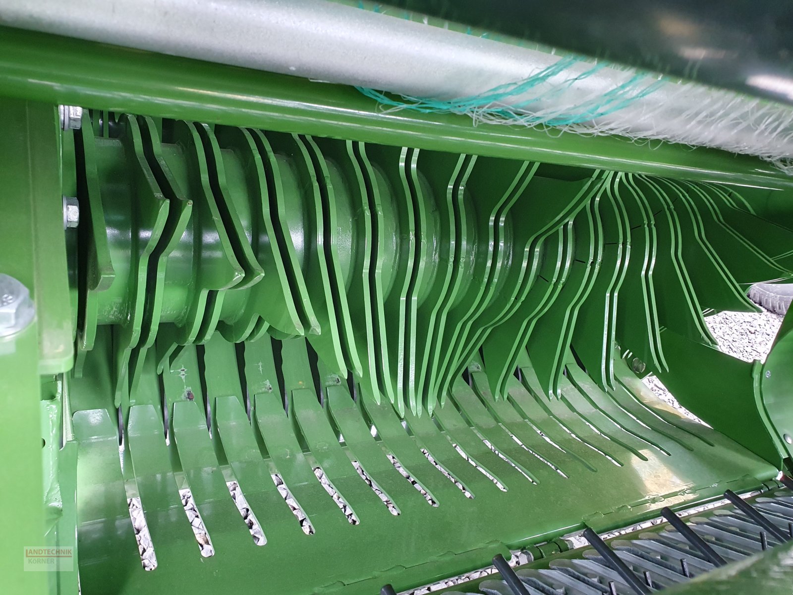 Rundballenpresse des Typs Krone VariPack V 190 XC Plus, Neumaschine in Kirkel-Altstadt (Bild 14)