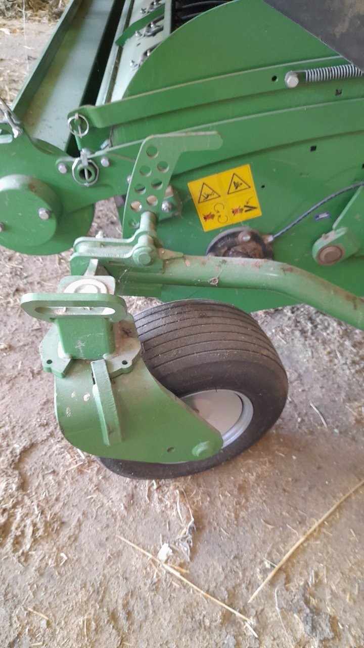 Rundballenpresse Türe ait Krone VP 165 XC PLUS, Gebrauchtmaschine içinde SAINT HILAIRE EN MORVAN (resim 2)