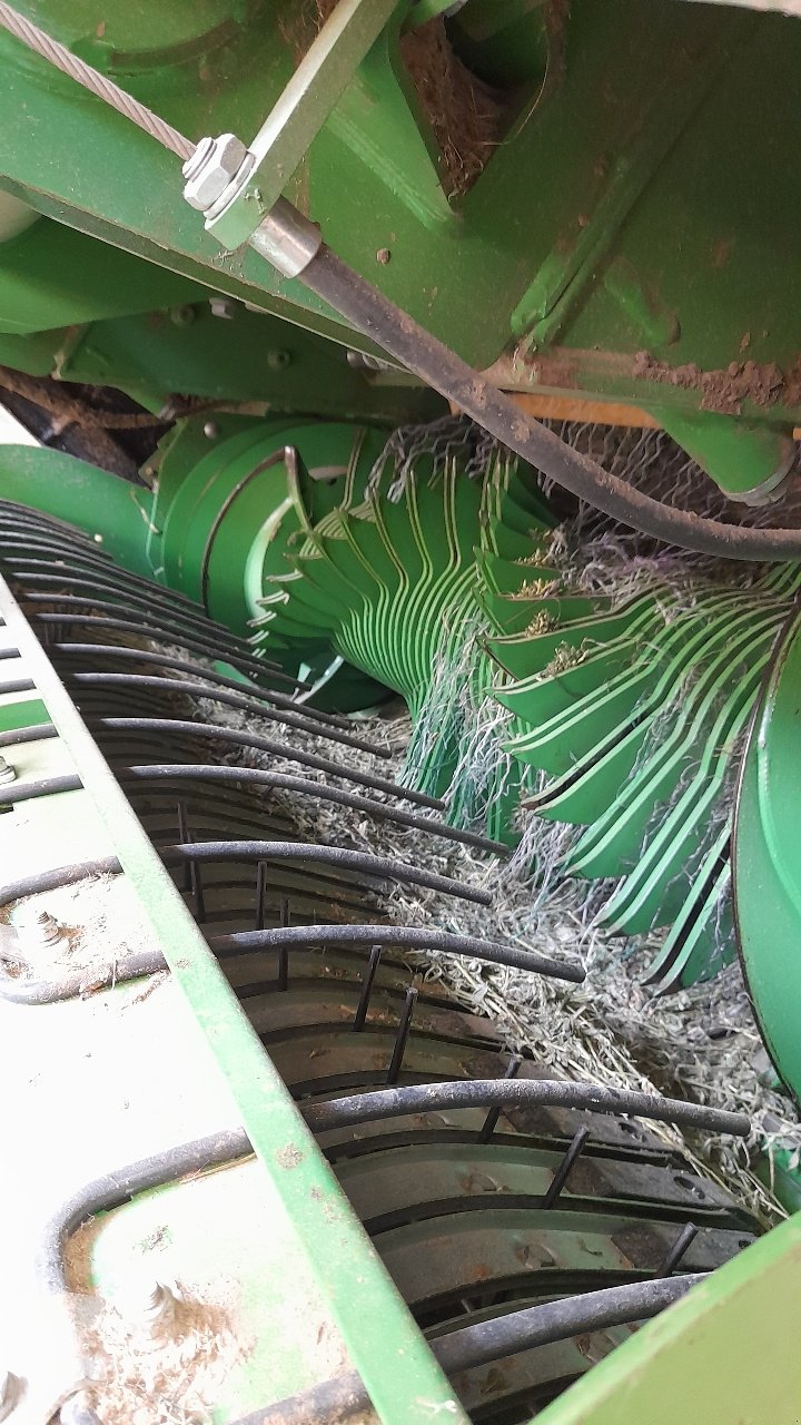 Rundballenpresse Türe ait Krone VP 165 XC PLUS, Gebrauchtmaschine içinde SAINT HILAIRE EN MORVAN (resim 3)