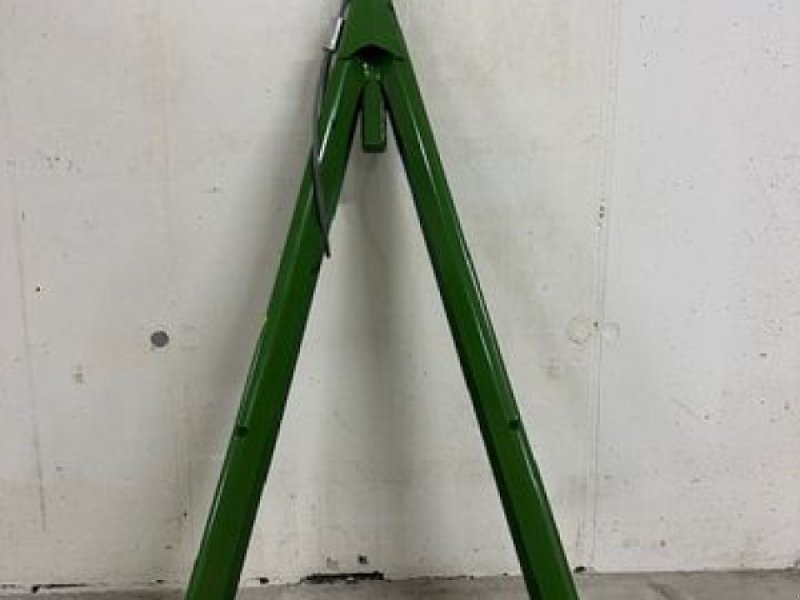 Rundballenpresse des Typs Krone Zugdeichsel zu Krone Bellima, Neumaschine in Tamsweg (Bild 1)