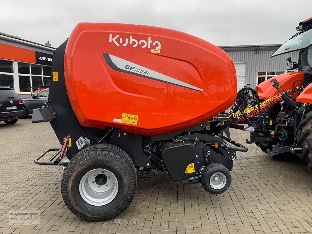 Rundballenpresse des Typs Kubota BF 2255 SC-14  0%-Finanzierung, Neumaschine in Steinach (Bild 5)