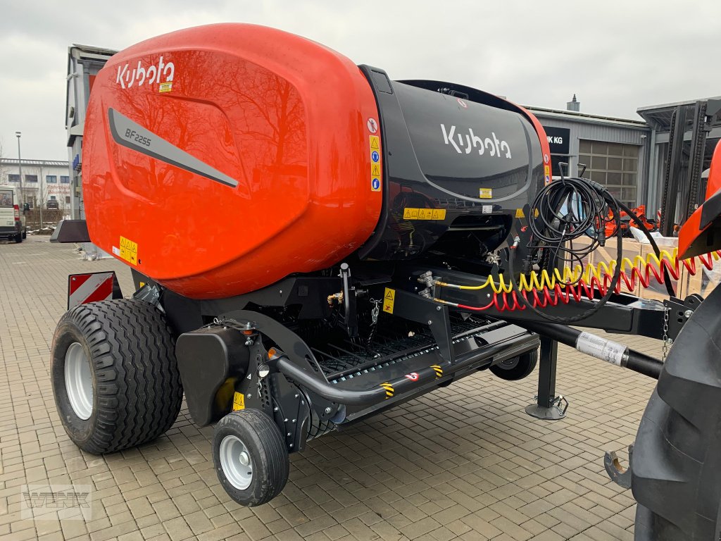 Rundballenpresse des Typs Kubota BF 2255 SC-14  0%-Finanzierung, Neumaschine in Steinach (Bild 10)