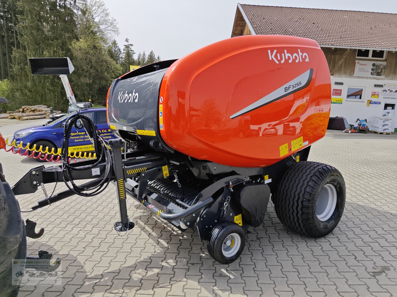 Rundballenpresse des Typs Kubota BF3255, Neumaschine in Eging am See (Bild 2)