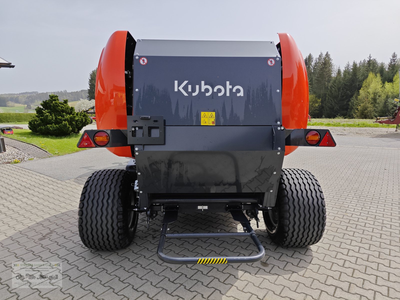 Rundballenpresse des Typs Kubota BF3255, Neumaschine in Eging am See (Bild 4)