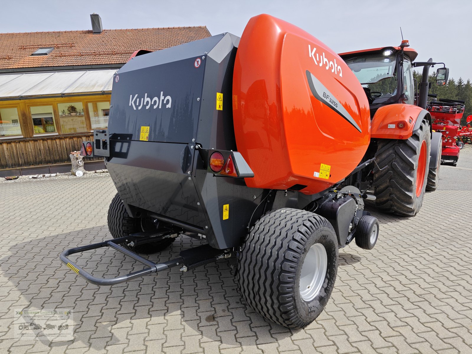 Rundballenpresse des Typs Kubota BF3255, Neumaschine in Eging am See (Bild 5)