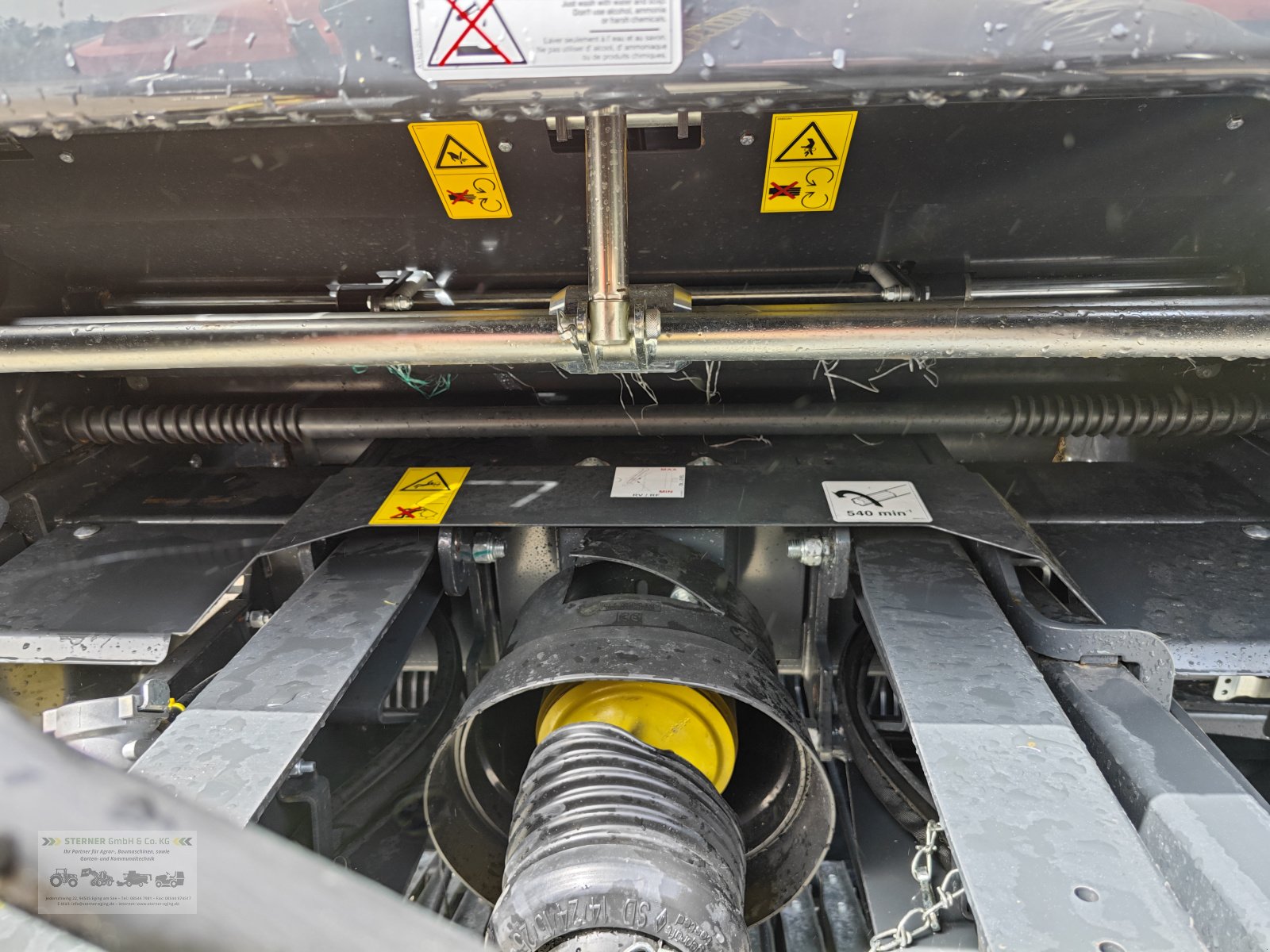 Rundballenpresse des Typs Kubota BF3255, Neumaschine in Eging am See (Bild 10)