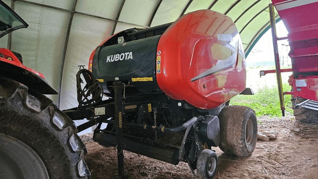 Rundballenpresse del tipo Kubota BV5160 SC14 ISOBUS, Gebrauchtmaschine In COGNAC LA FORET (Immagine 1)