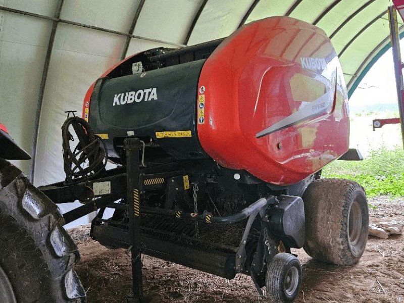 Rundballenpresse des Typs Kubota BV5160 SC14 ISOBUS, Gebrauchtmaschine in COGNAC LA FORET (Bild 1)