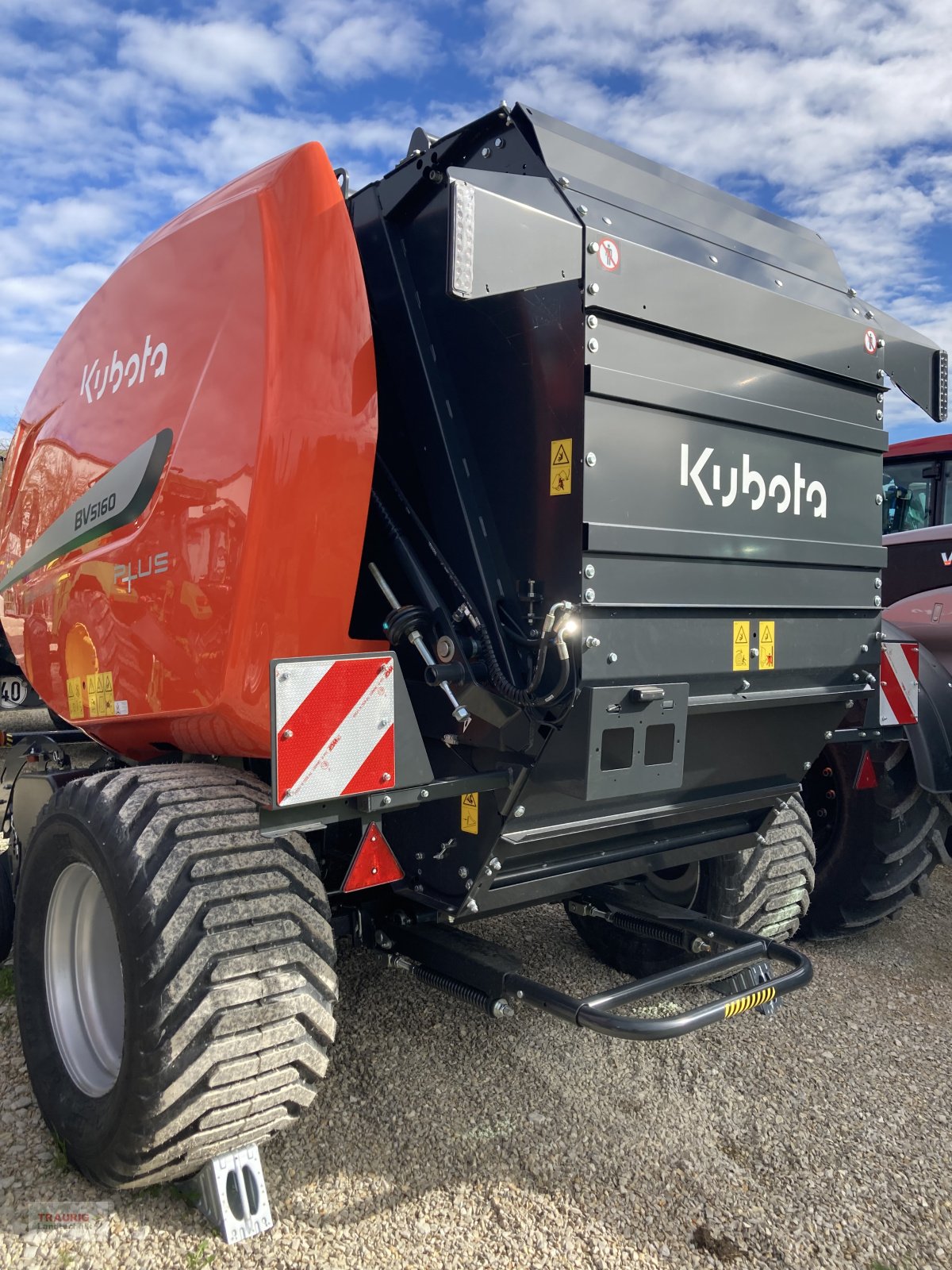 Rundballenpresse des Typs Kubota BV5160, Neumaschine in Mainburg/Wambach (Bild 7)