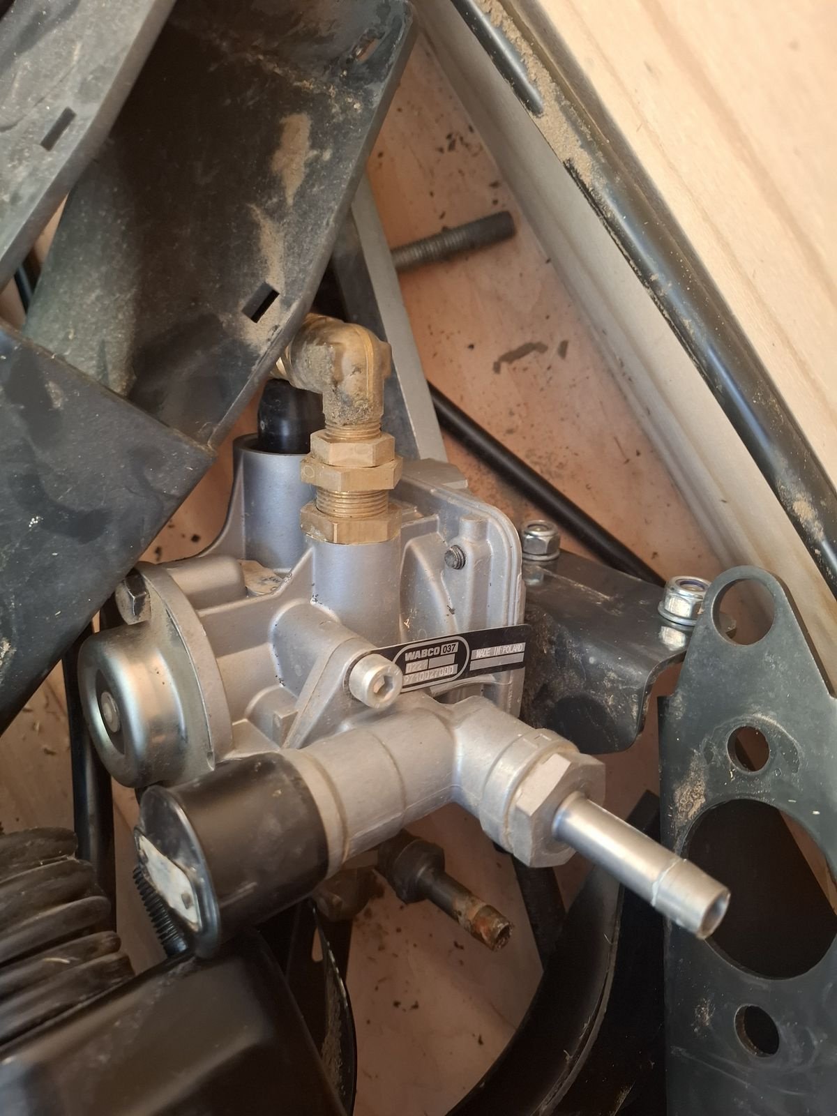 Rundballenpresse типа Kuhn Druckluftbremse zu Kuhn Rundballenpresse, Gebrauchtmaschine в Saxen (Фотография 3)