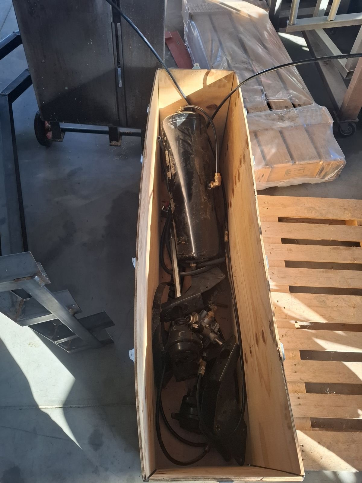 Rundballenpresse типа Kuhn Druckluftbremse zu Kuhn Rundballenpresse, Gebrauchtmaschine в Saxen (Фотография 6)