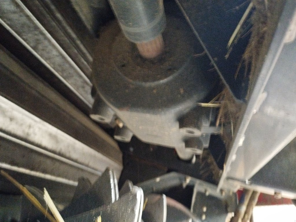 Rundballenpresse типа Kuhn FB 2135, Gebrauchtmaschine в Saint-Affrique (Фотография 9)