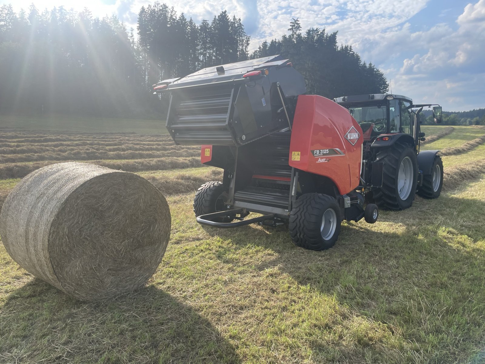 Rundballenpresse typu Kuhn FB 3125, Neumaschine v Amerang / OT. Kirchensur (Obrázek 2)