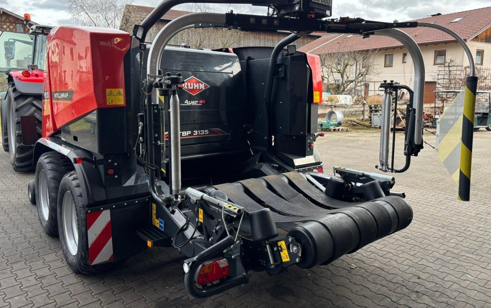 Rundballenpresse typu Kuhn FBP 3135 OC 23, Gebrauchtmaschine v Amerang / OT. Kirchensur (Obrázek 4)