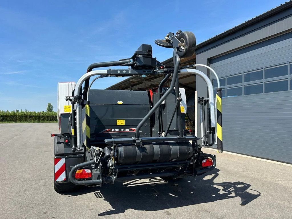 Rundballenpresse tip Kuhn FBP 3135, Gebrauchtmaschine in BENNEKOM (Poză 4)