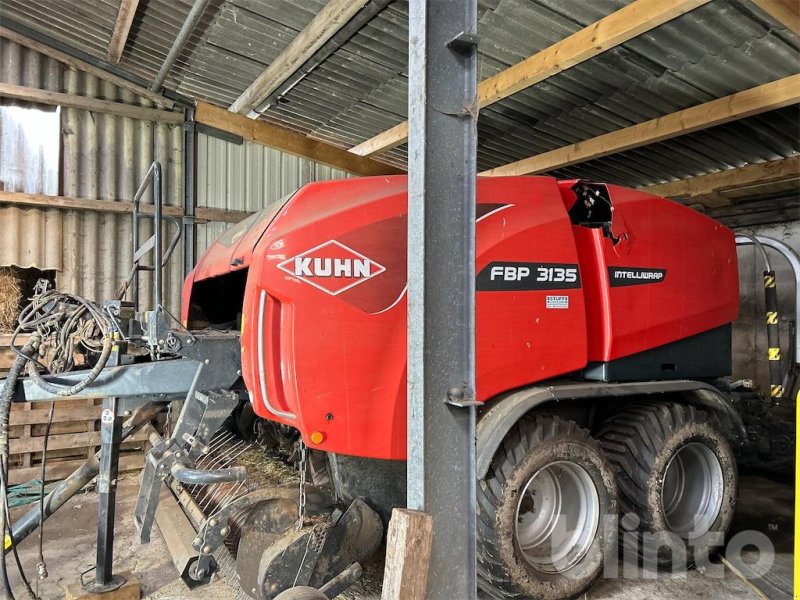 Rundballenpresse от тип Kuhn FBP 3135, Gebrauchtmaschine в Düsseldorf (Снимка 1)