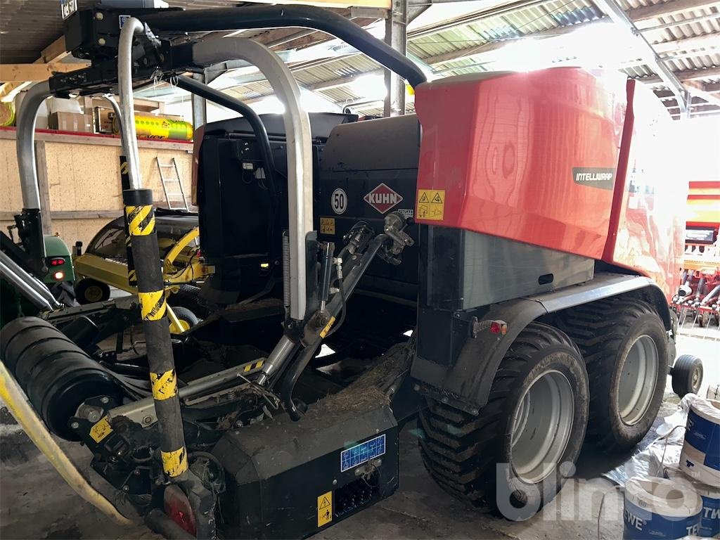 Rundballenpresse of the type Kuhn FBP 3135, Gebrauchtmaschine in Düsseldorf (Picture 3)